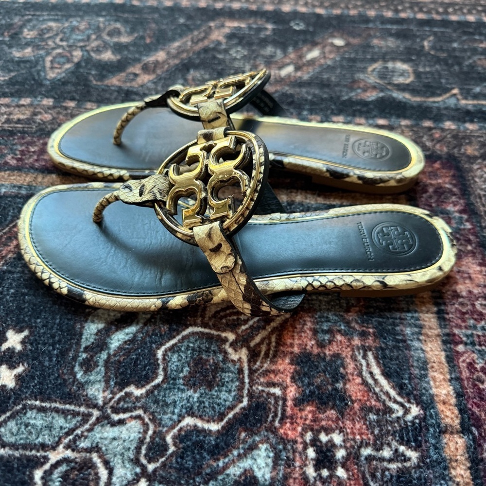 Tory Burch Metal Miller Stamped Snake Printed Leather Sandals Desert Roccia - Picture 5 of 8